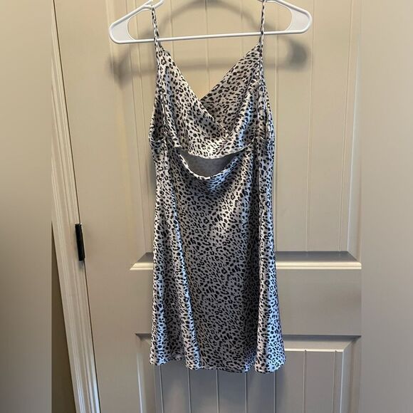 Princess Polly Cheetah Print silk dress in size 4 with adjustable straps black - Picture 6 of 10